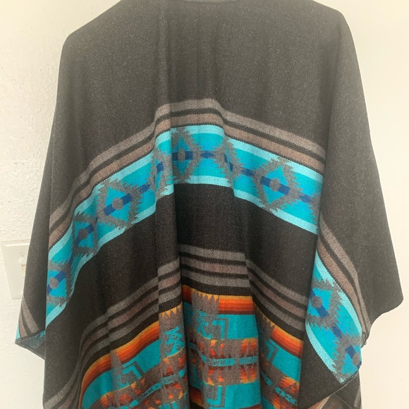 Poncho - Picture 3 of 3